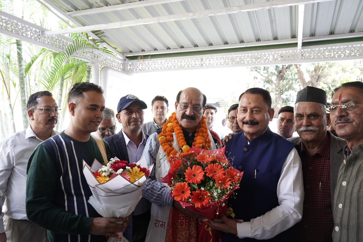 SubodhUniyal1's tweet photo. चिकित्सा स्वास्थ्य एवं चिकित्सा शिक्षा विभाग की जिम्मेदारी मिलने के उपरांत, शासकीय आवास पर प्रदेशभर से पधारे देवतुल्य कार्यकर्ताओं एवं जनप्रतिनिधियों से मिले स्नेह और शुभकामनाओं के लिए मैं आप सभी का हृदय से आभार व्यक्त करता हूँ। https://t.co/upu9nBVl0Y