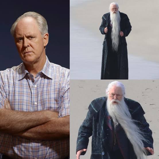 A série de #HarryPotter também vai explorar mais de Dumbledore!
Haverá cenas onde ele investigará a tentativa de roubo do Gringotes e mais cenas em Hogwarts.