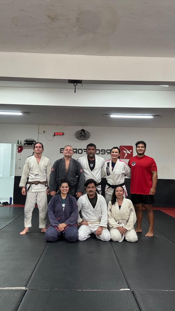 Fernand42124794's tweet photo. Treino dessa segunda-feira aqui na equipe MKT, oss!!! #djnandoazevedo #djblackbelt #jiujitsu #bjj #jiujitsubrasileiro https://t.co/ZUTzuDF5Zr