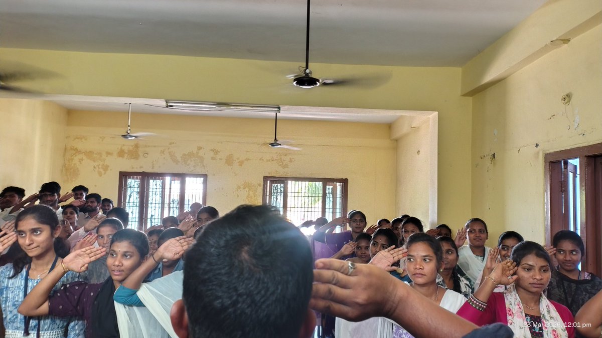 మంచిర్యాల జిల్లా కేంద్రంలోని శ్రీ హర్ష డిగ్రీ కళాశాలలో భగత్ సింగ్, రాజ్ గురు, సుఖదేవ్ 95 వ వర్థంతి సందర్భంగా యుఎస్ఎఫ్ఐ మంచిర్యాల జిల్లా కార్యదర్శి మిట్టపల్లి తిరుపతి 
ప్రిన్సిపాల్ అనిత, మానస తదితరులు జిల్లా ఉపాధ్యక్షుడు మాదినేని మణిచరణ్ పాల్గొన్నారు
