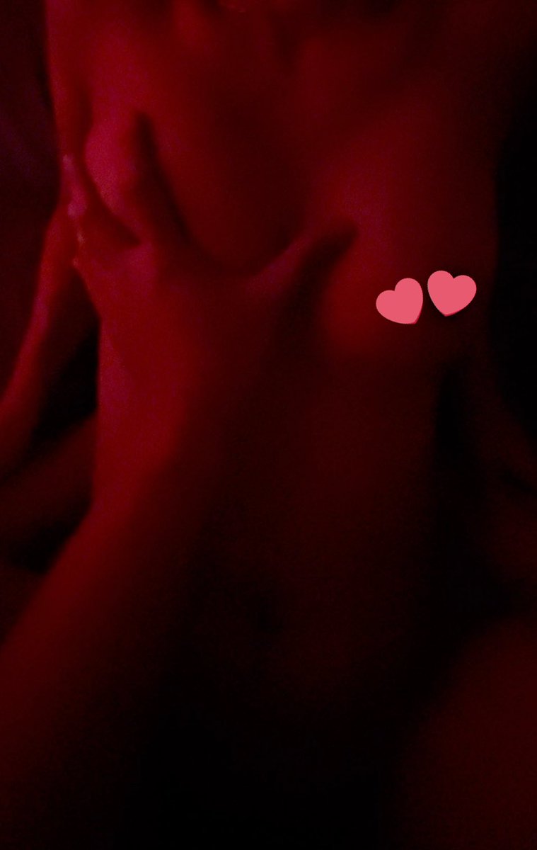 favoritee tweet media