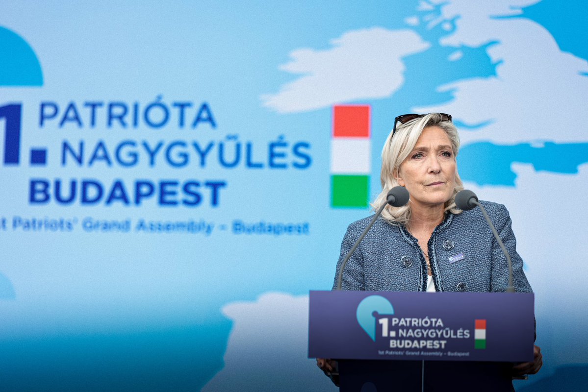 Marine Le Pen tweet media