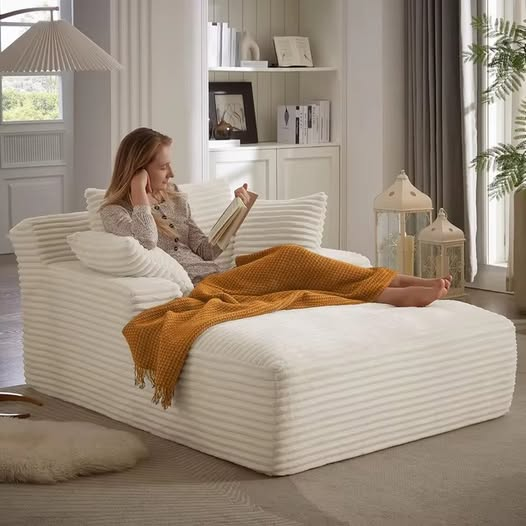 restorendesign's tweet image. Relax in ultimate comfort with the Oversized Chaise Lounge Chair with Pillows 
#HomeDecor #ChaiseLounge #CozyLiving 
#InteriorStyle #RelaxInStyle

restoreanddesign.com/.../oversized-…
