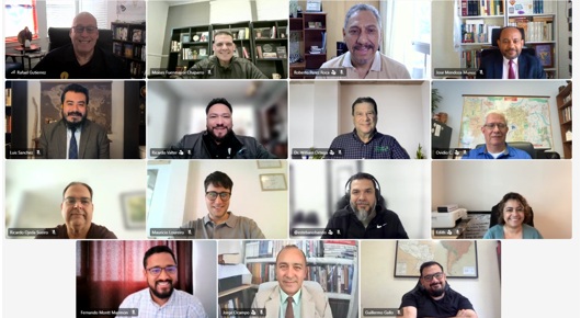 EspanolMBTS's tweet photo. Felicitamos a este grupo de estudiantes que han comenzado sus estudios doctorales, Doctorado en Ministerio, en MBTS. Comenzaron hoy, lunes 23 de marzo, su semana intensiva del curso de Colloquium. Los profesores son los estimados Drs. Rafael Gutiérrez y William Ortega. https://t.co/l7JI40vCjC