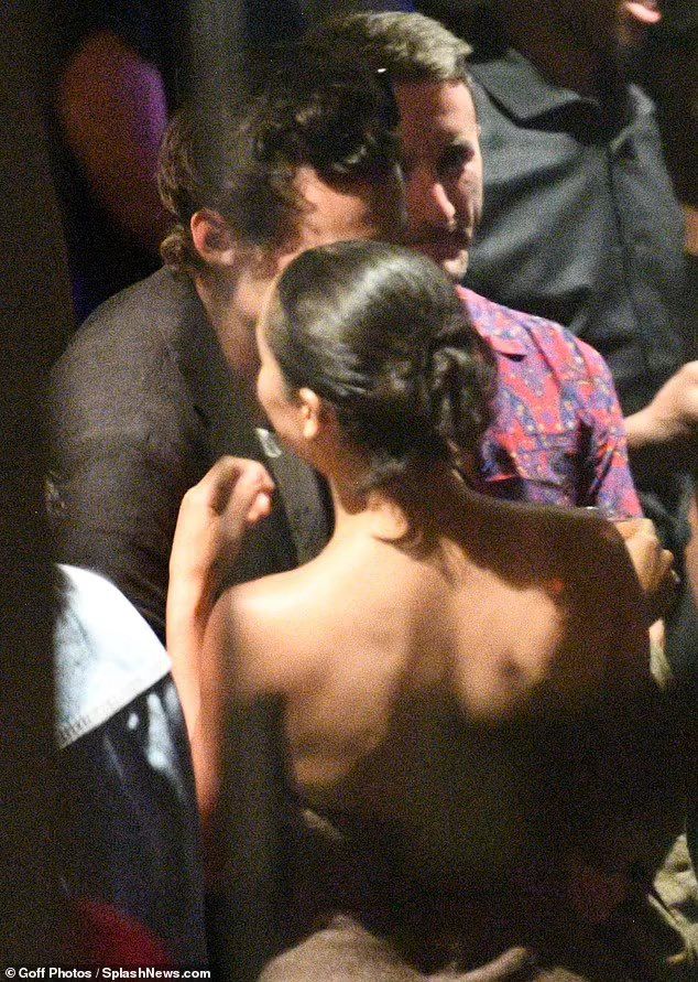 ᴘᴀʀıѕ!! ‧₊ 🪩 💋 KISSCO!! ⋅ ˚✮ tweet media