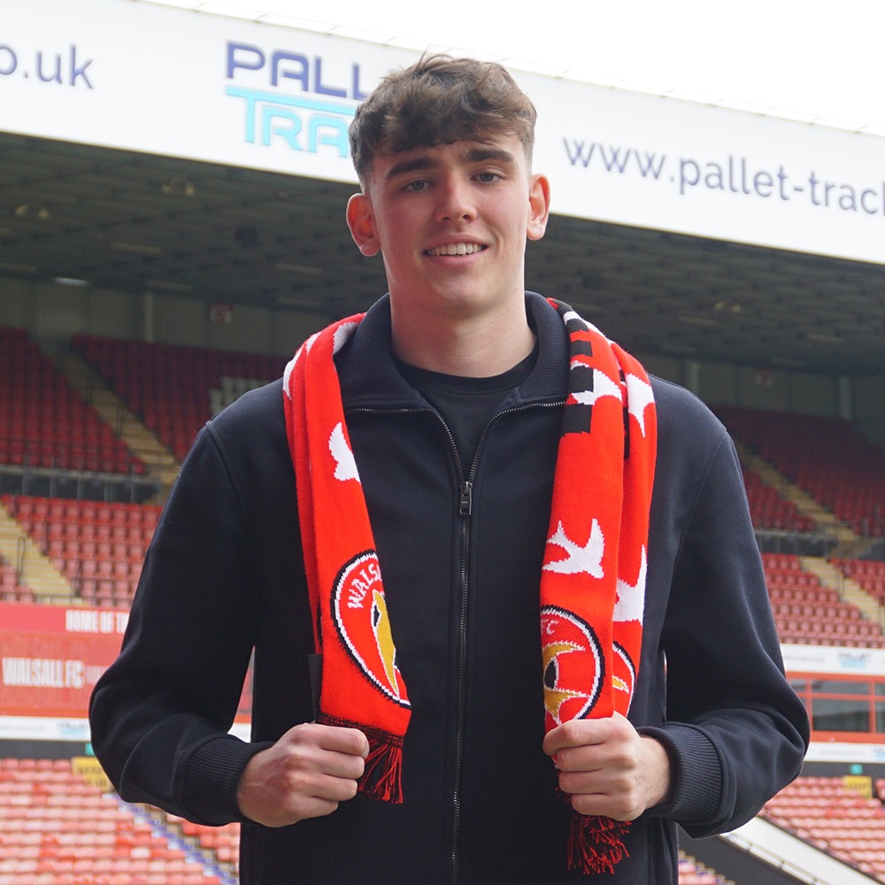 WFCOfficial's tweet photo. A teenager with a bright future ahead. 💫

We are thrilled to announce that Stan Straw has signed his first professional contract with the #Saddlers!