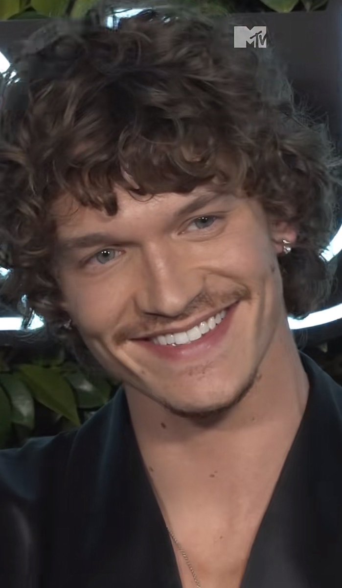 Alina ♡ tweet media