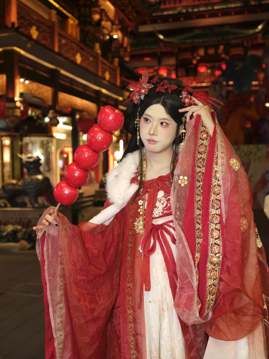 lyOn ? 🐾 #QtoresQ tweet media