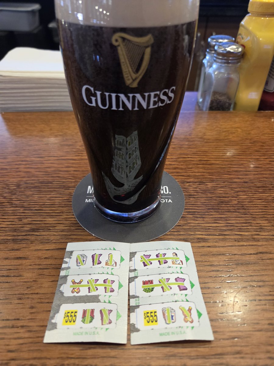 noplaybacks's tweet photo. It's March! Time for the green lines on a Monday 💚 #pulltabs https://t.co/XKwTe1v7NN