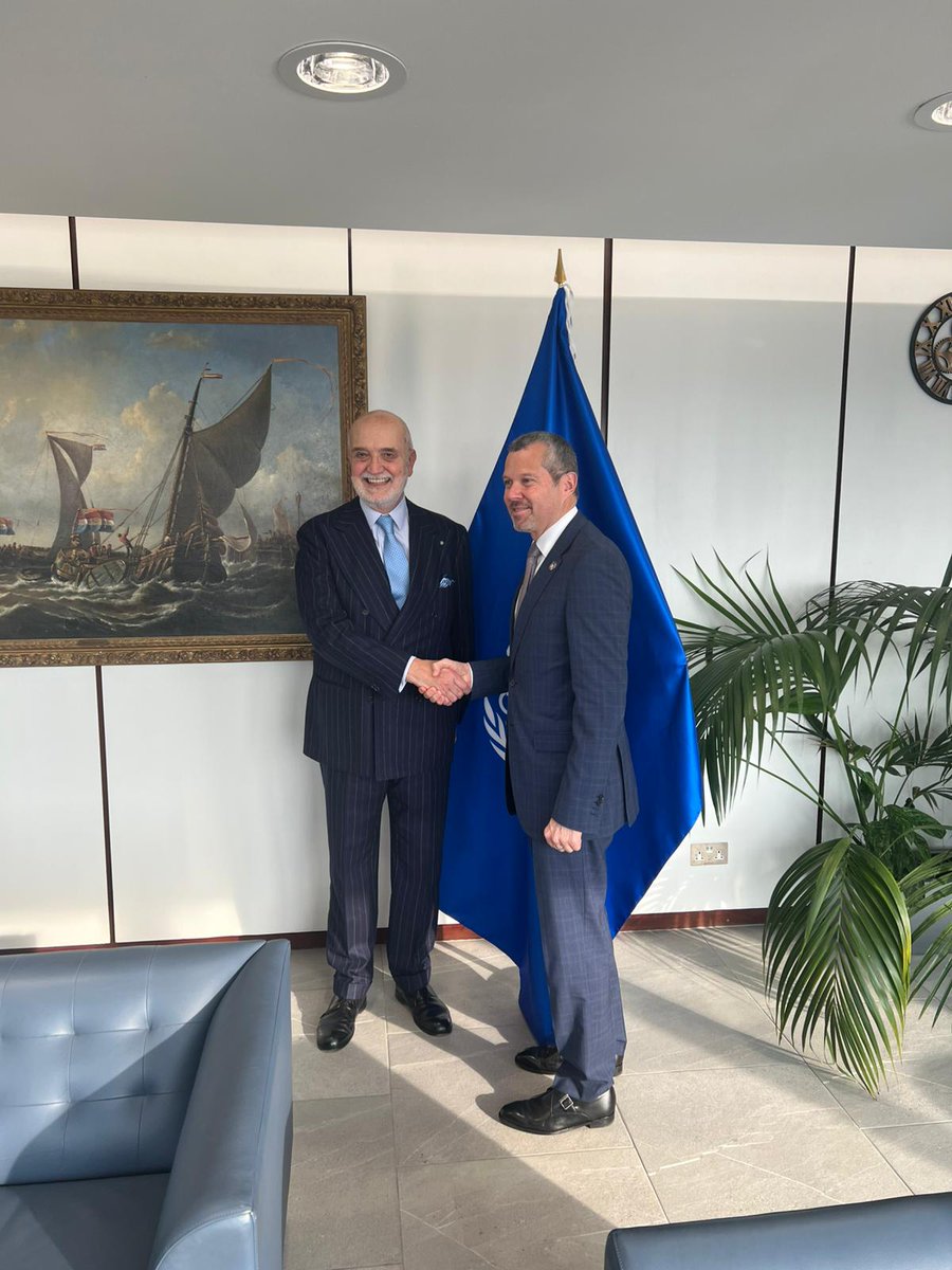 Italy in UK tweet media