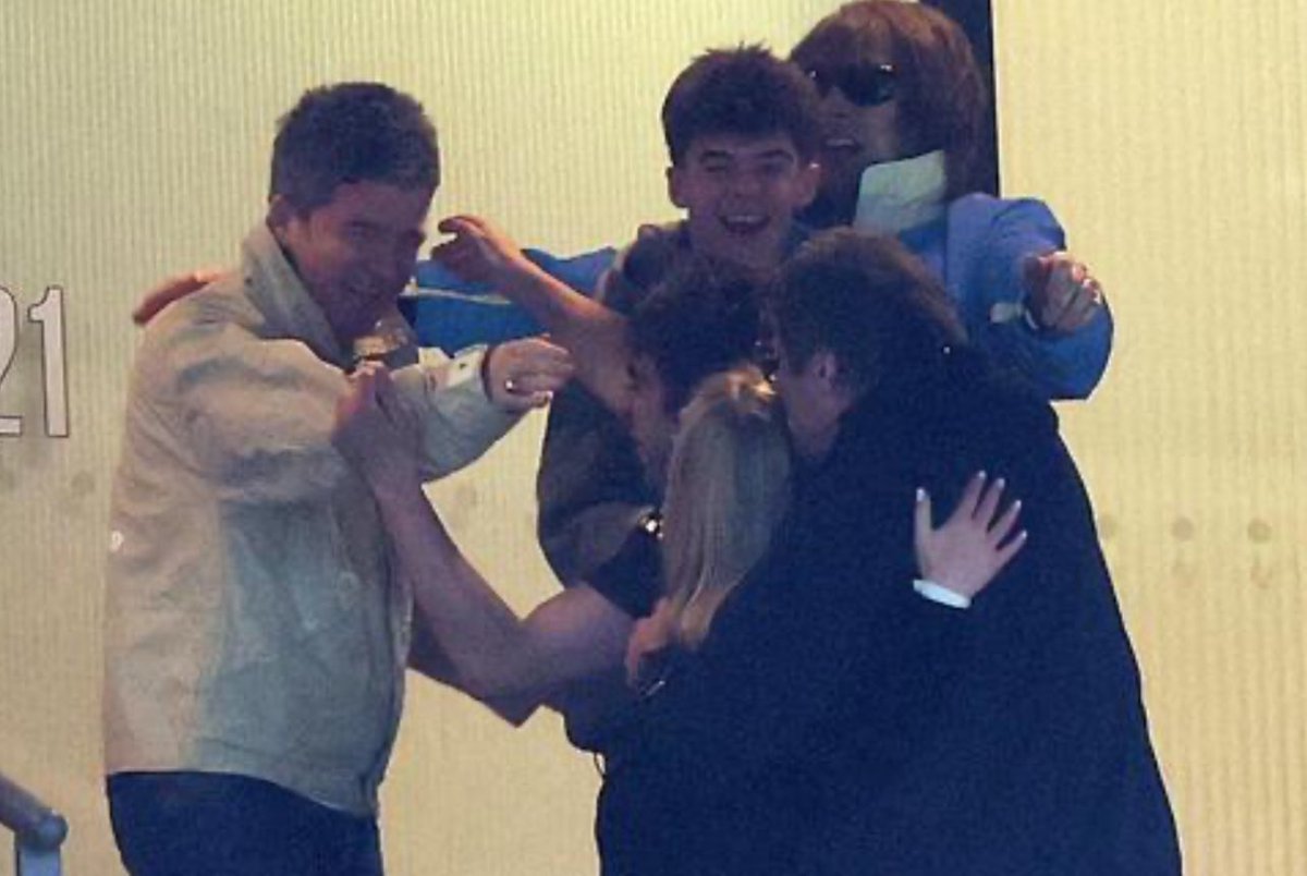 Liam Gallagher Fans Club tweet media