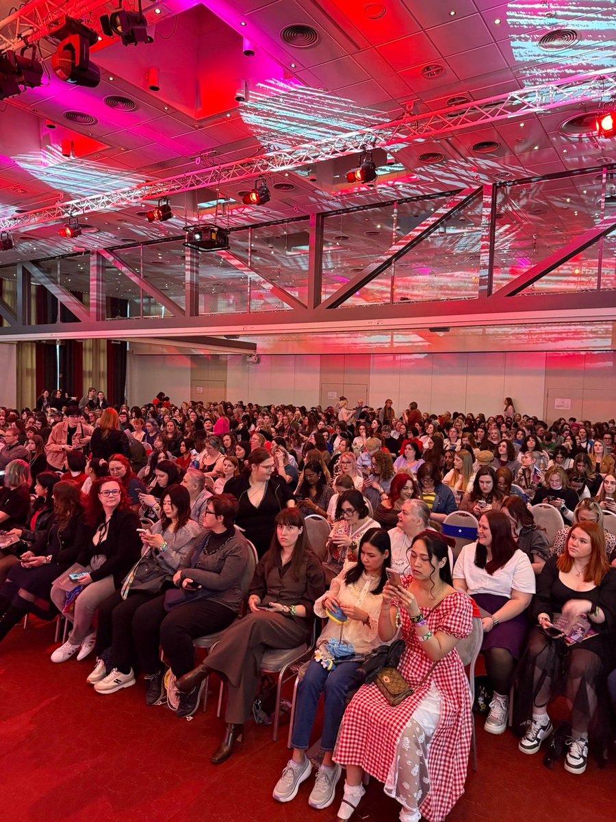 Earth Pirapat 🌏 tweet media