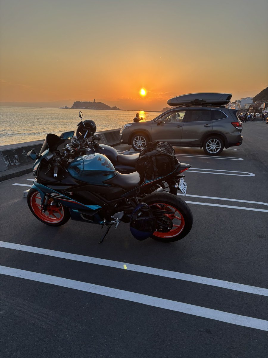 dn_wx8's tweet photo. 湘南、横浜行ってきた！！バイク https://t.co/ttIFbQQ0zj