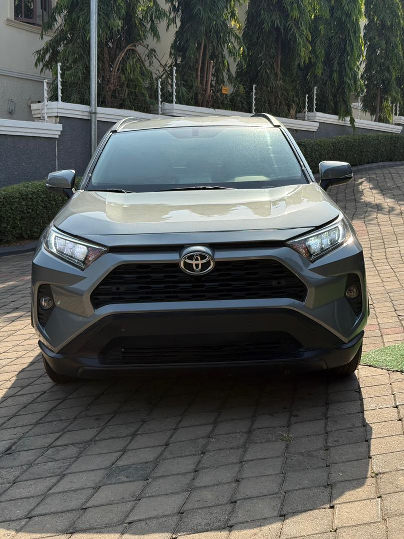 thpm_ety's tweet photo. 🚗 Toyota Rav4 2019 – Low Mileage – Abuja – ₦25.5M
Mileage: 25,373 | First body | Excellent condition | Smooth AC
DM/WhatsApp if serious – won’t last long!
#ToyotaRav4 #UsedCarsabuja #CarsForSale #TokunboCars https://t.co/Y64hOHF7SV