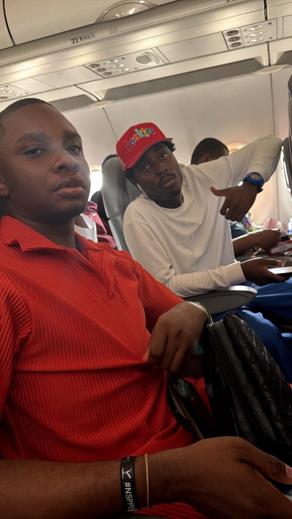 Cleverly 💐 tweet media