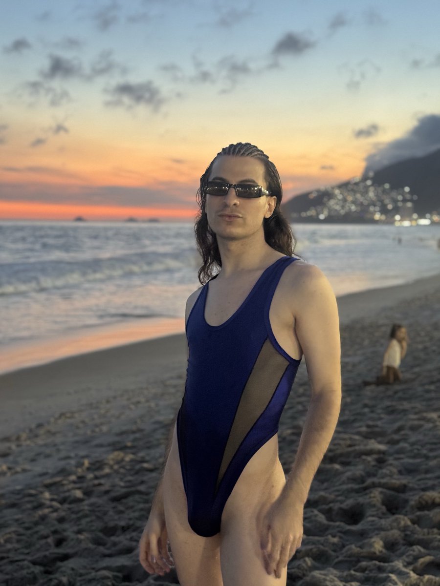 UlisesChS's tweet photo. Nena ipanema. 🌊🌅 https://t.co/lb5Y0pzXzG