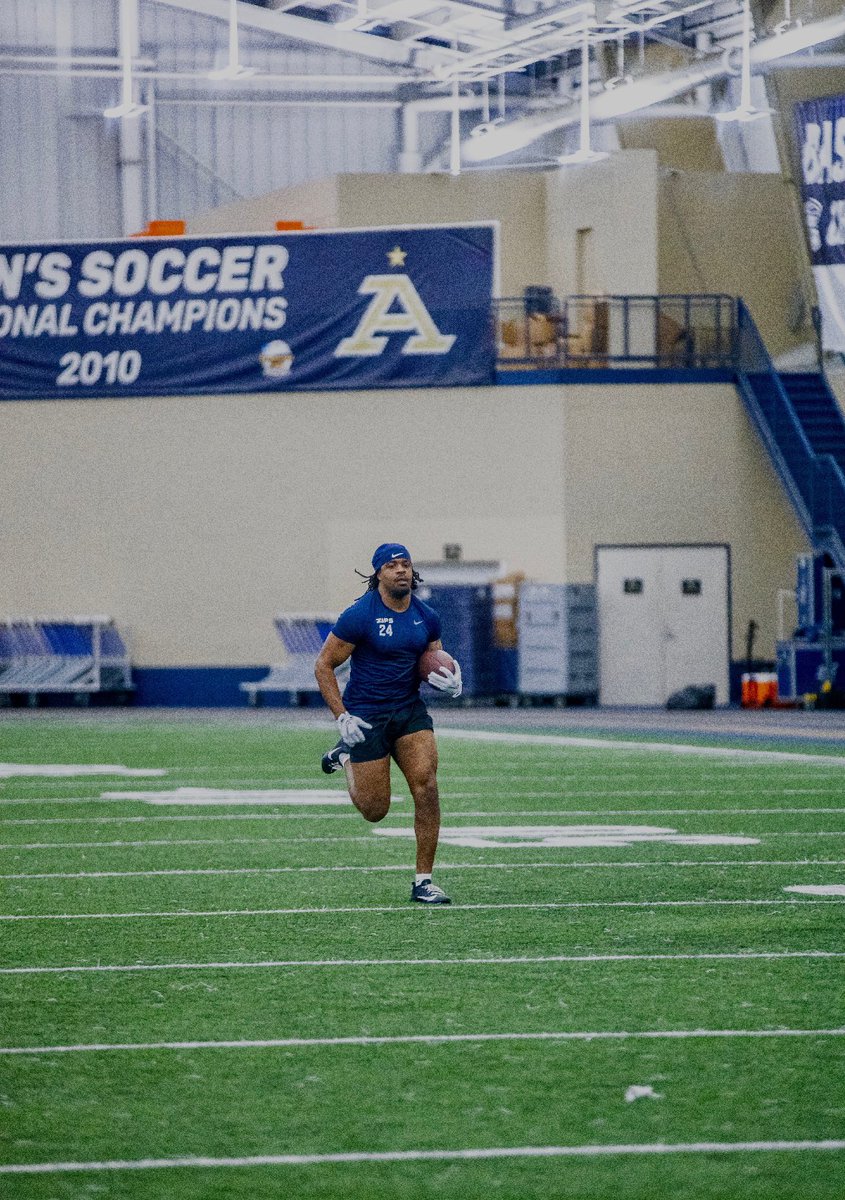 DakotaFootball's tweet photo. Some pictures of Dakota Alum DJ Stepney at his Pro Day!! 

Stay focused, keep working, and everything will work out! We are extremely proud of you! https://t.co/DE9ycnONJj