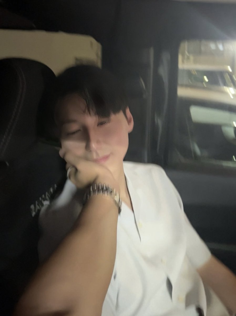 มะลิลา. tweet media