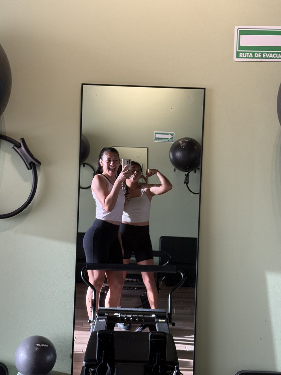 Bianca Mora 🐝 tweet media