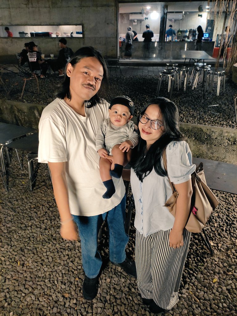 yurisningtyas tweet media