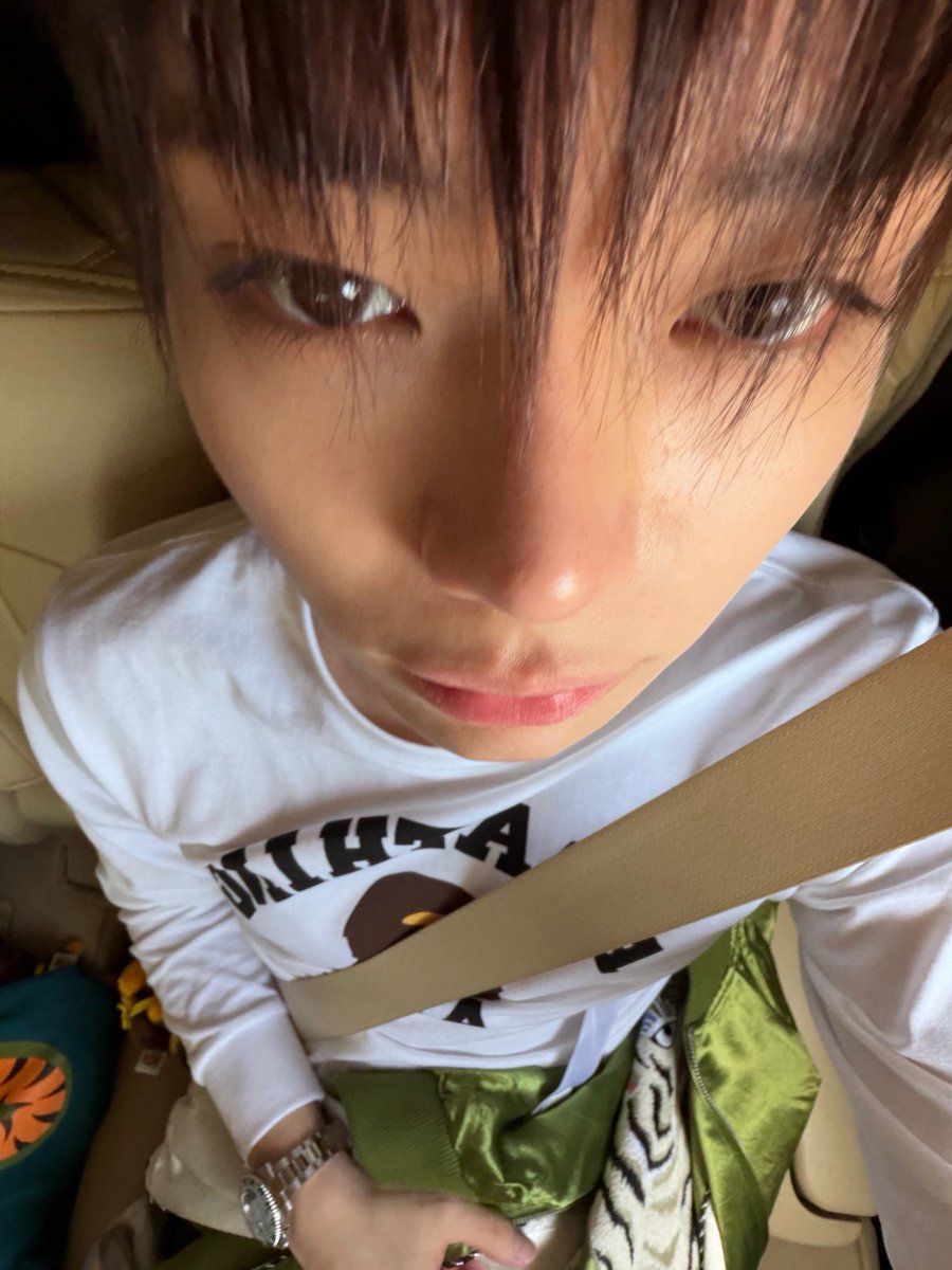 forlng25's tweet photo. 어떻게이런초깜찍한셀카만엄선해서가져올생각을하는거지,  ㄴㅁㄴㅁㄴㅁ코엽잖아 ㅜ ㅜ ㅜ♡♡ https://t.co/hbU0PVwDFF