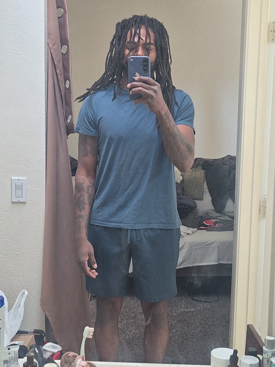 Nue aka the Nuecents tweet media