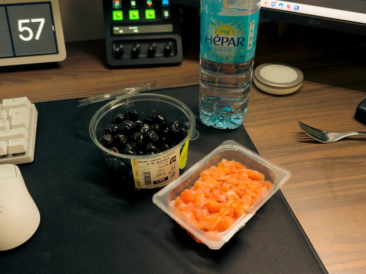 Powlisher tweet media