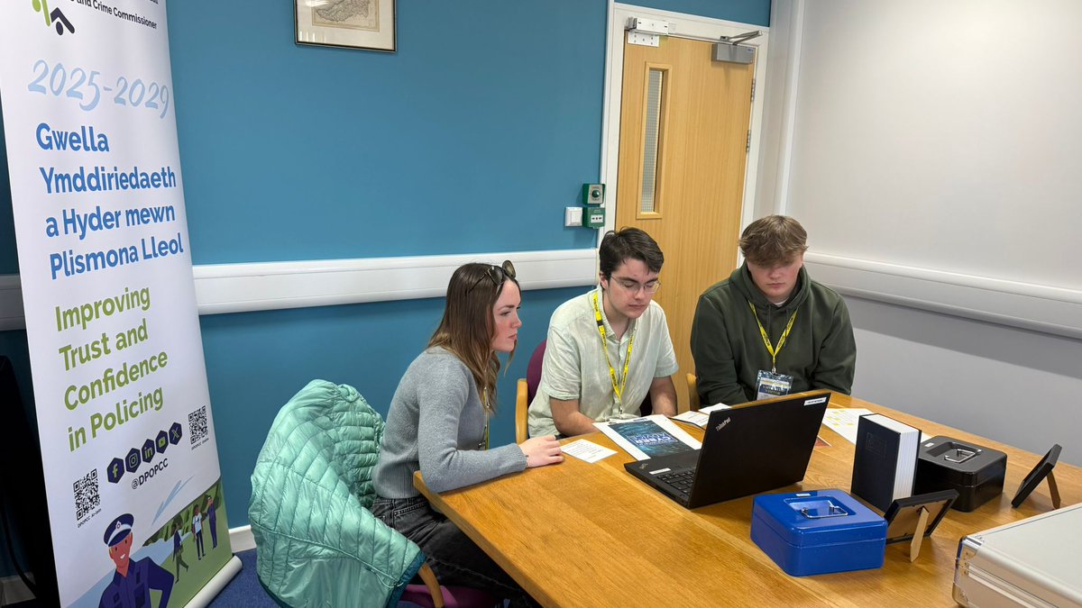 Com|Dyfed-Powys tweet media