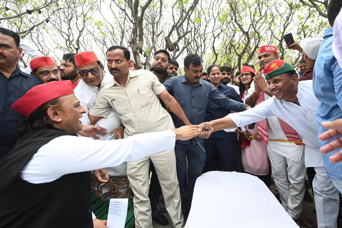 yadavakhilesh's tweet photo. https://t.co/wdTV8E65I7