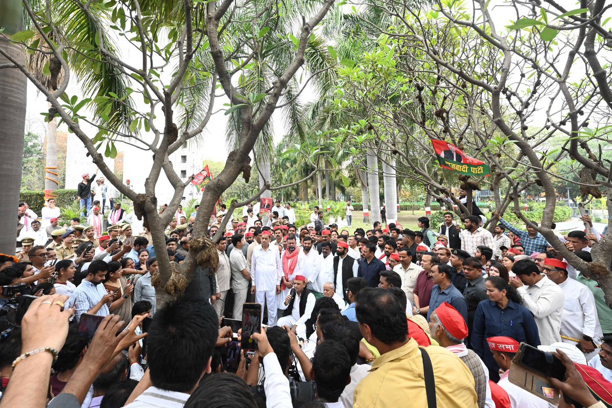yadavakhilesh's tweet photo. https://t.co/wdTV8E65I7