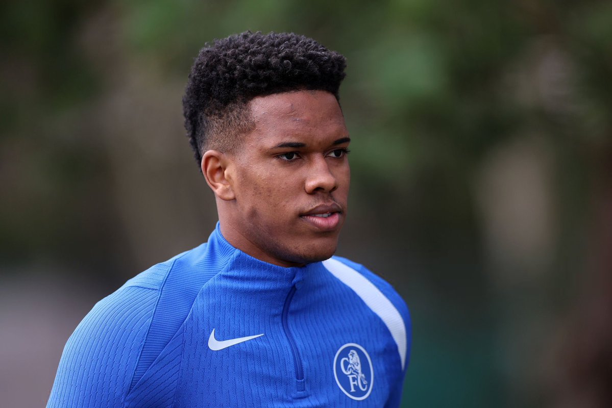 (CFC) OBEY tweet media