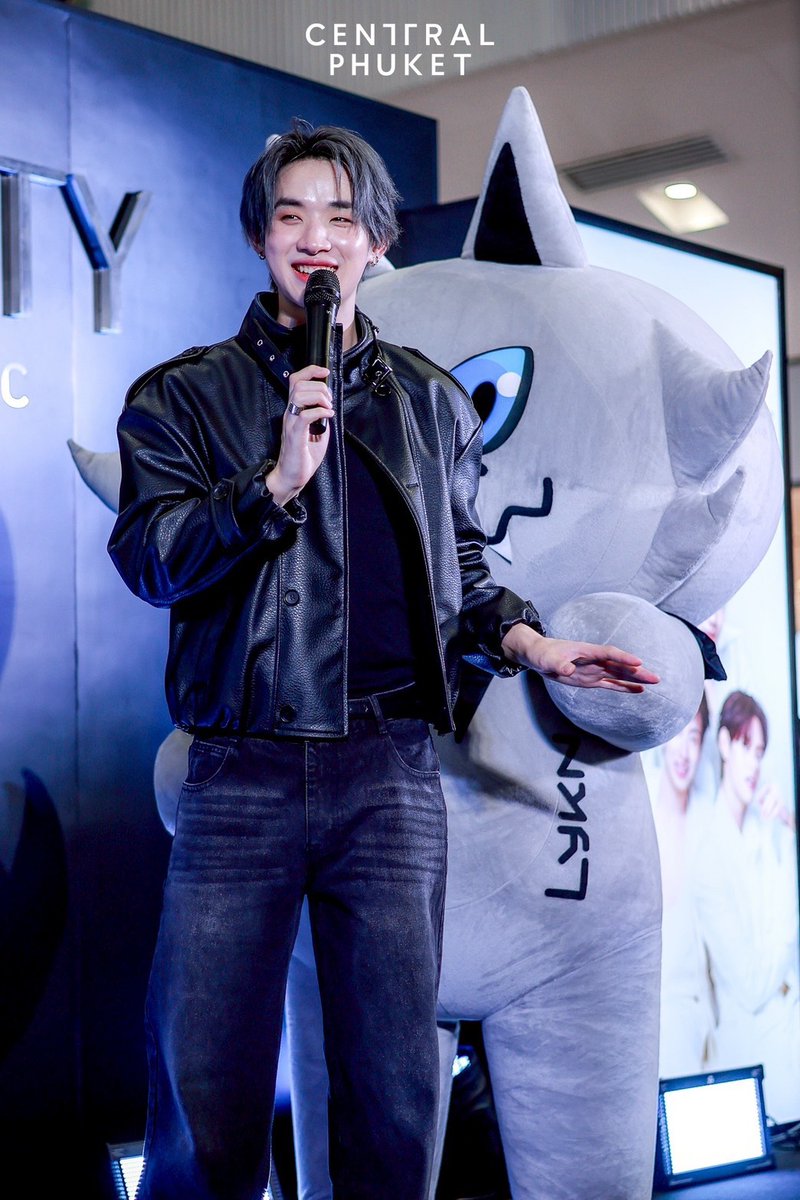 Central Phuket tweet media