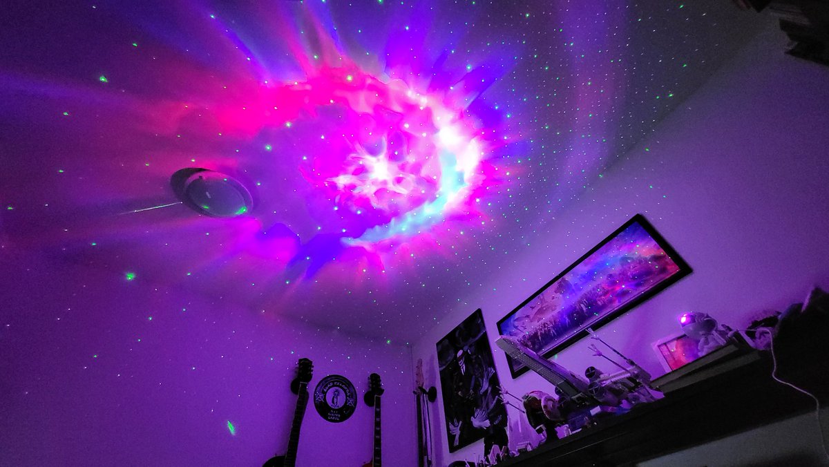 Neslušný Čech tweet media