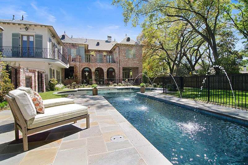 LucasFirminPool's tweet photo. The difference is in the details. A thoughtfully designed gunite pool transforms your backyard into something truly special while adding long-term value to your home. Start your project with Lucas Firmin Pools today!
#LuxuryBackyard #GunitePool #PoolPerfection #LuxuryPool https://t.co/Wm0bZfjPqR