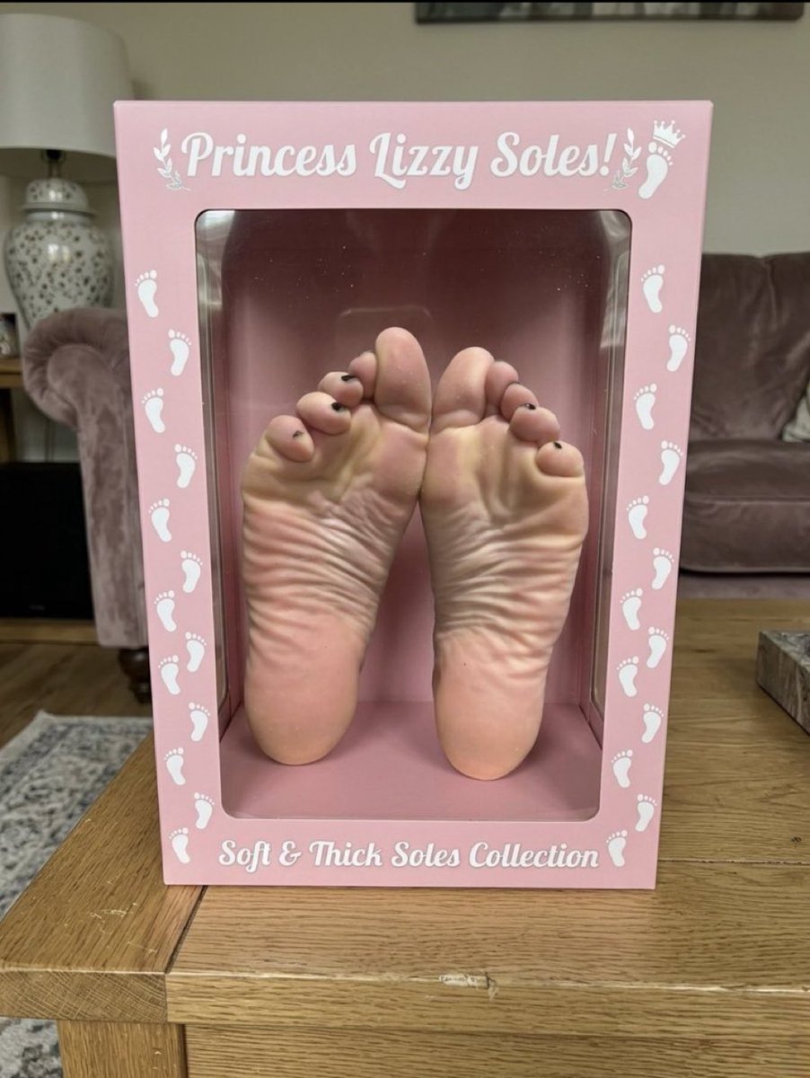 FeetFinder.com tweet media