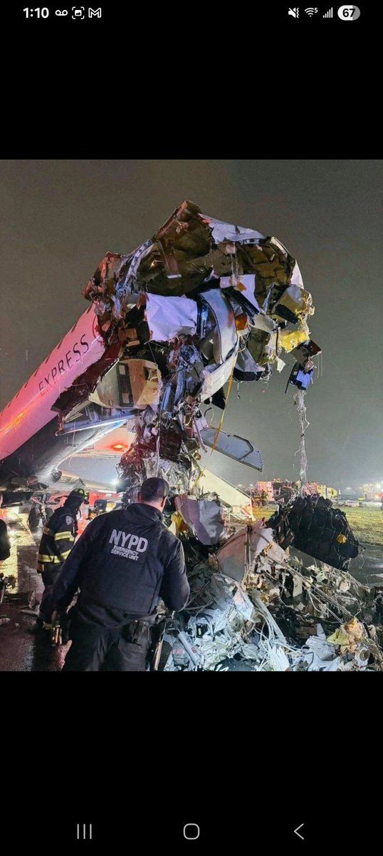 youngKEET's tweet photo. After a decade of near-misses. Over worked under paided fatigued ATC staff results in deaths.

The President response is to send men with masks and guns into airport to arrest immigrants https://t.co/qjlNmeXf1J