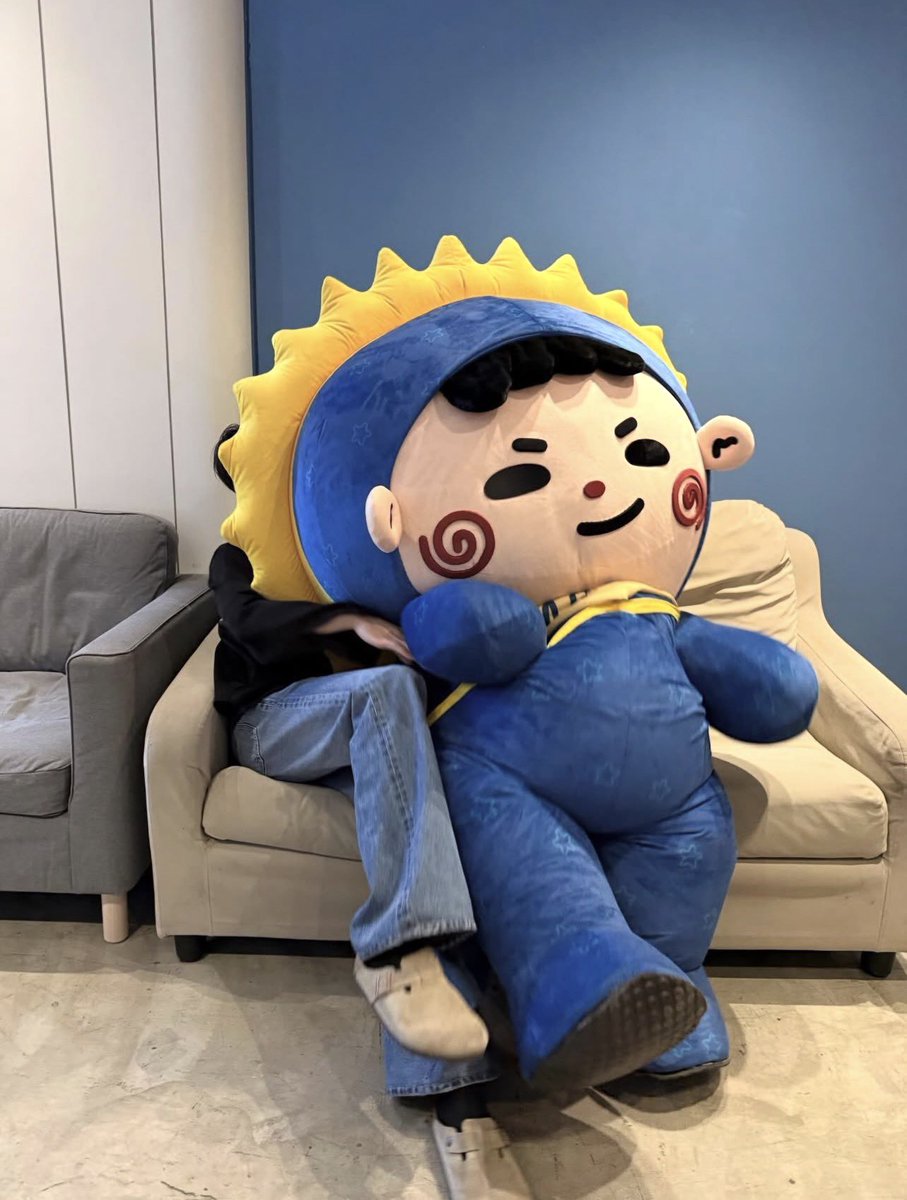 meowmeowrrek V2 🐈 tweet media