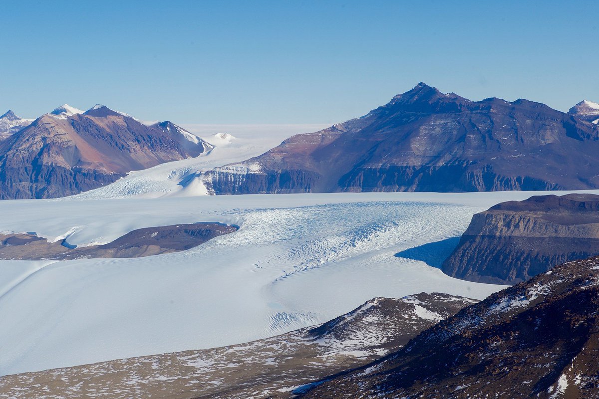 maekyoucry's tweet photo. Got banned off tumbl;r. No where to post the Interrestinmg things i find on the computer. Pictures of Antarctica. https://t.co/CUEELhiCnr