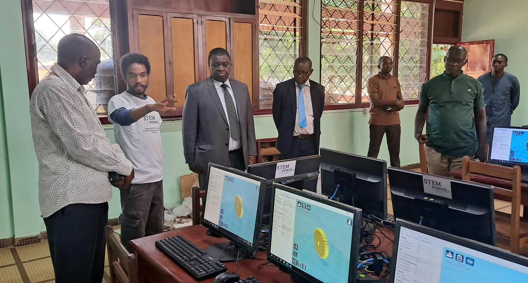stem_power_inc's tweet photo. STEMpower Expands to Central African Republic 

STEMpower has installed its 151st STEM Center at the University of Bangui, in the Central African Republic (CAR), bringing hands-on STEM learning to a country facing severe educational challenges.

https://t.co/dsRNs7T2LW https://t.co/26JI55ozV0