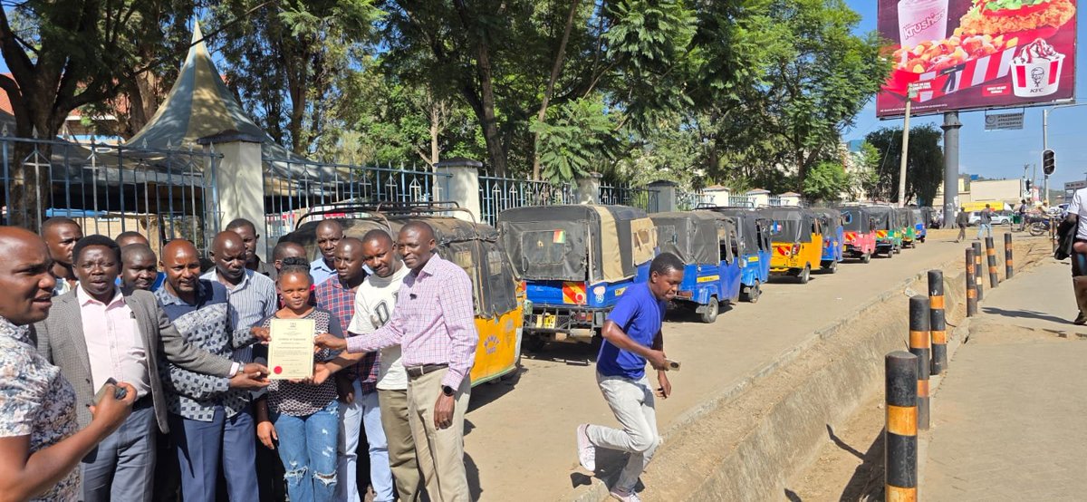 TukNetwork's tweet photo. Machakos County Tuk Tuk Unity was awakened. Leadership from all the eight subcounties and saccos represented.The future of the sector is guaranteed.Unity of purpose.@ntsa_kenya @NPSOfficial_KE @KRACare @kenya_chamber https://t.co/SyTvhkmHCV