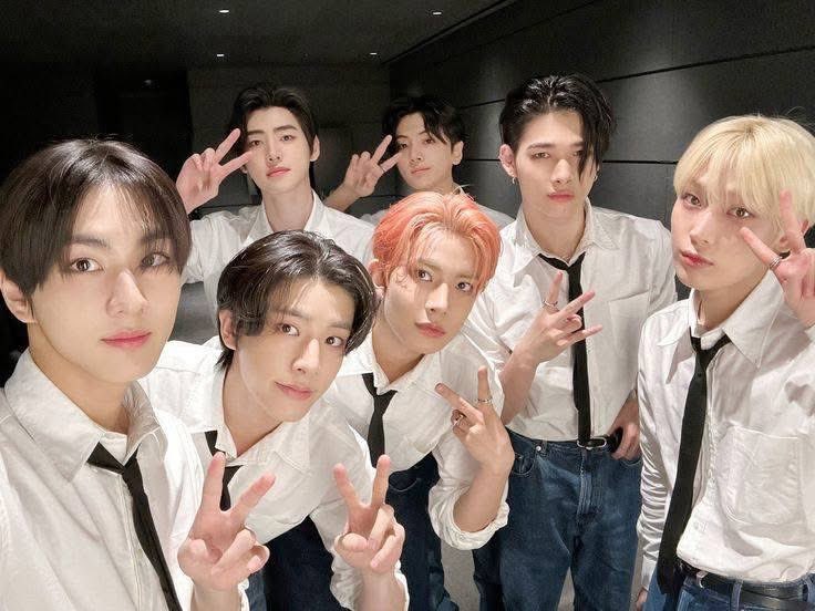 enhypen is 7 ‼️‼️

ENDLESS LOVE FOR HEESEUNG #AlwaysTogetherHEESEUNG
#희승아항상함께_있어줘 
#HEESEUNG #희승