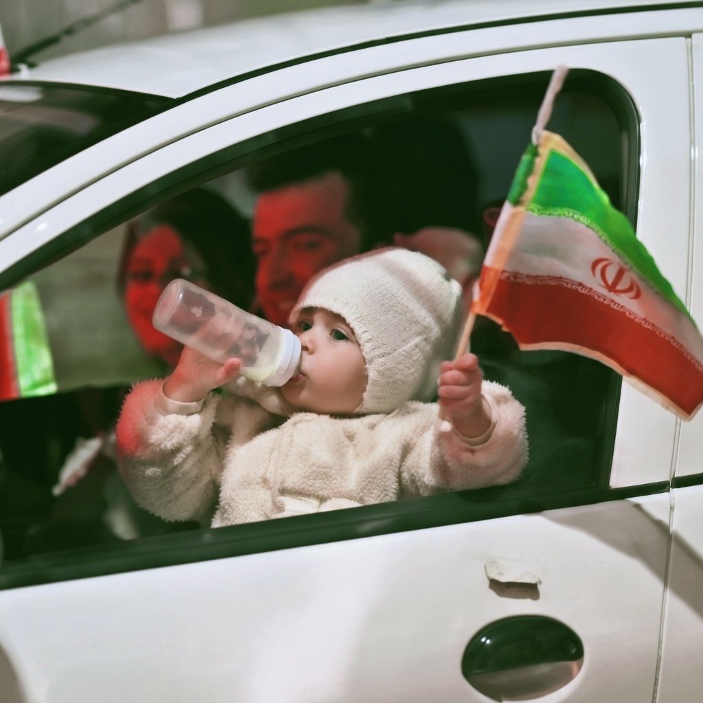 This is the Picture of the Year. ✌️

More power to the brave Iranian Hussaini people. 🇮🇷❤️