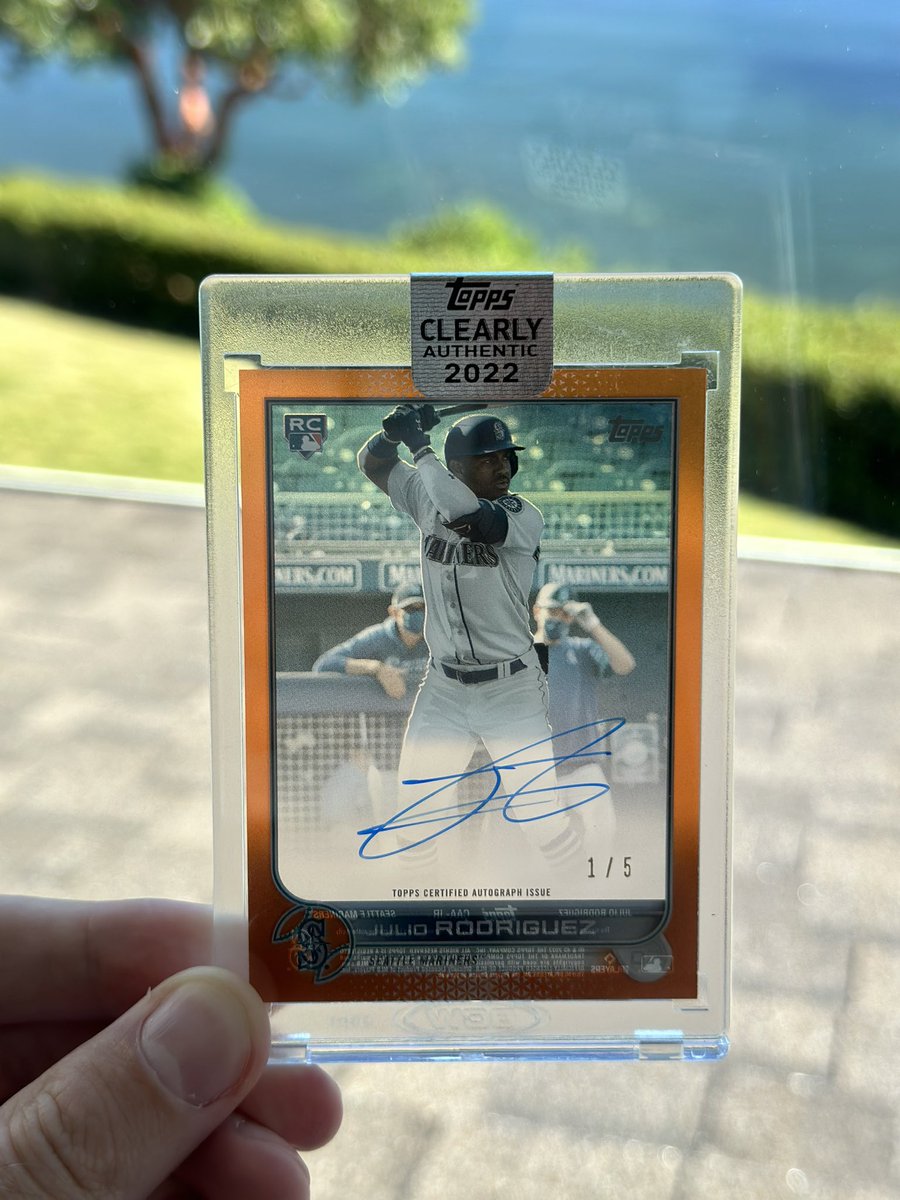 kidcrusader's tweet photo. @DHCards10 For Sale: Julio Rodríguez 2022 Topps Clearly Authentic RC Auto /5
•Player: Julio Rodríguez
•Set: 2022 Topps Clearly Authentic
•Type: Rookie Card (RC) Autograph
•Serial Number: 1/5 (Ultra Rare)
•Condition: Near Mint to Mint (kept in case)

$3000 https://t.co/FzTp4AiLYa