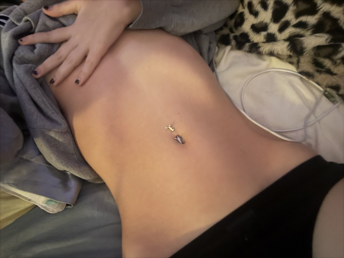 c0nf3ttib4rf's tweet image. nothing tastes as good as skinny feels I guess  #bodycheck #edtwt