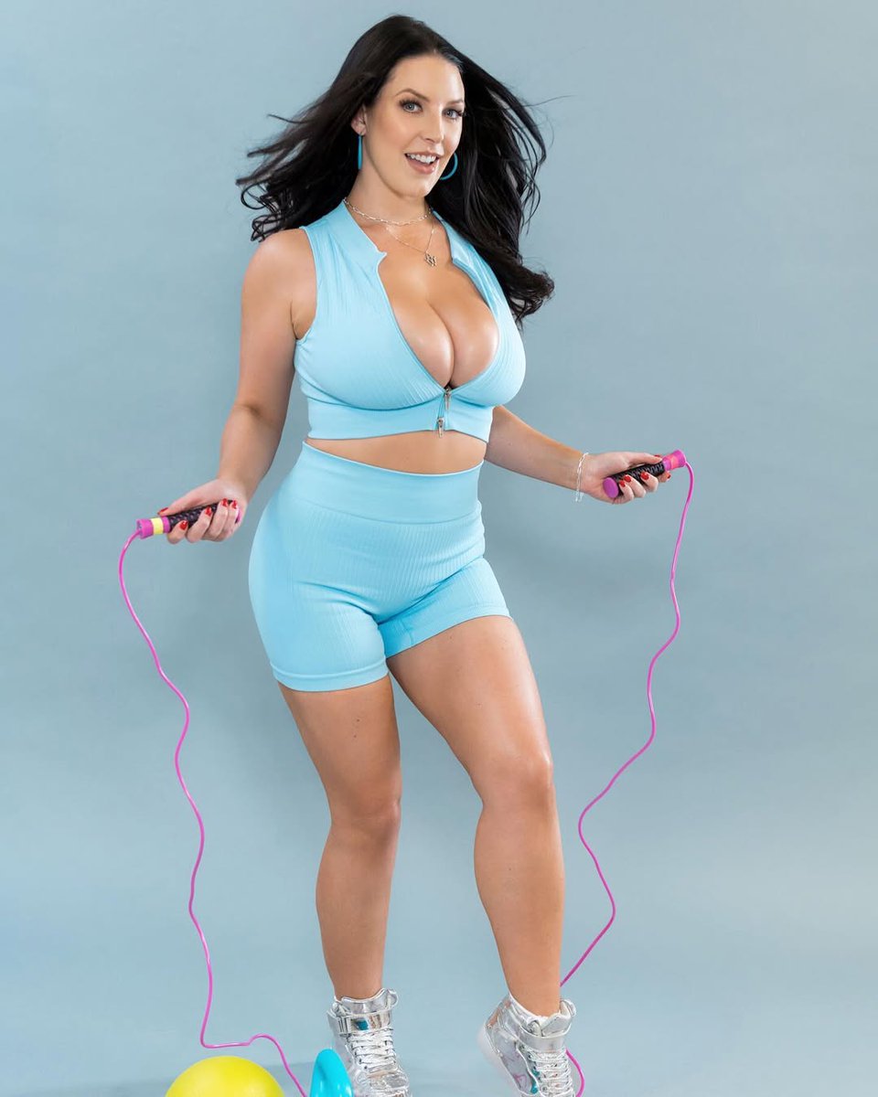 𝗧 𝗢 𝗡 𝗜 𝗦 𝗧 𝗔 𝗥 𝗞 tweet media