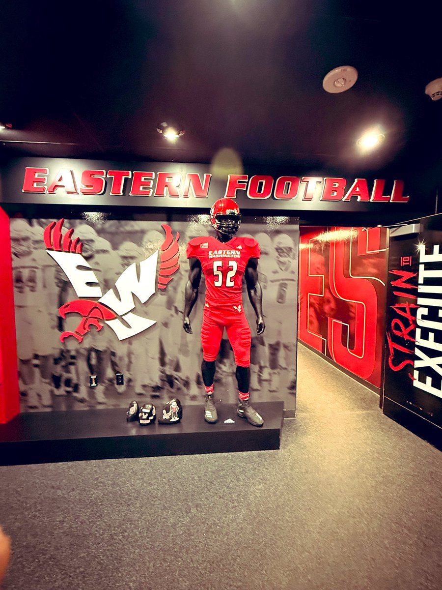 NickSimms22's tweet photo. Huge thanks to @EWUFB and the entire coaching staff for the incredible visit today! Getting to see #TheInferno in person and hearing the vision for the program was special. Grateful for the hospitality! 🦅🔴⚪️
@TFordFSP @gofordsports @EWUFBRecruiting https://t.co/Jr2ixgGX3X