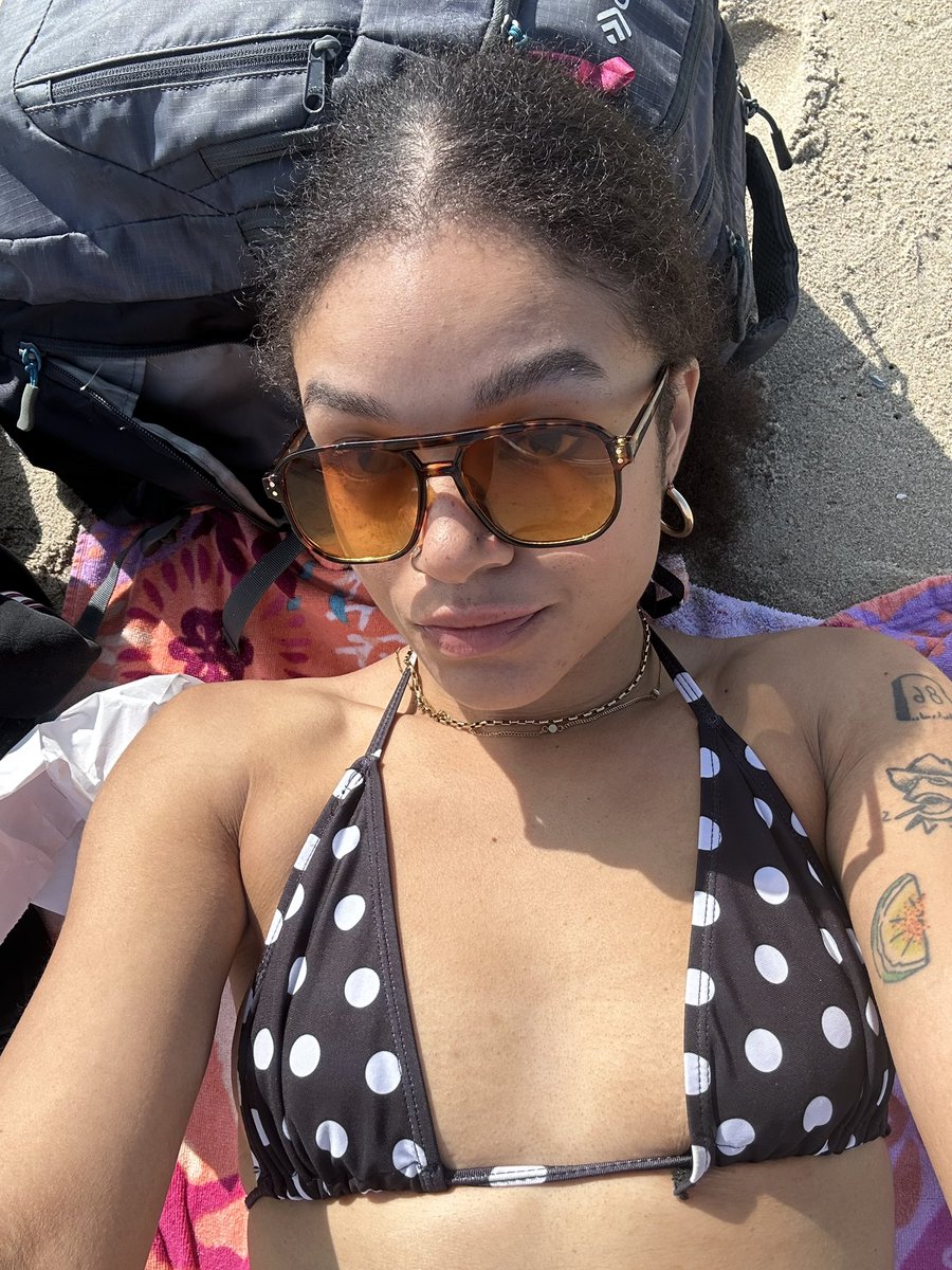 ✰ dom 🍉 ✰ tweet media