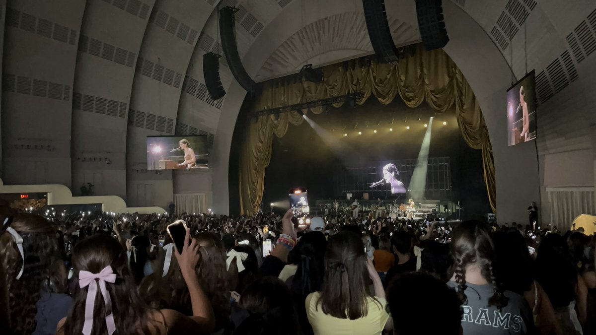 emily ⎕ IS SEEING HAYLEY tweet media