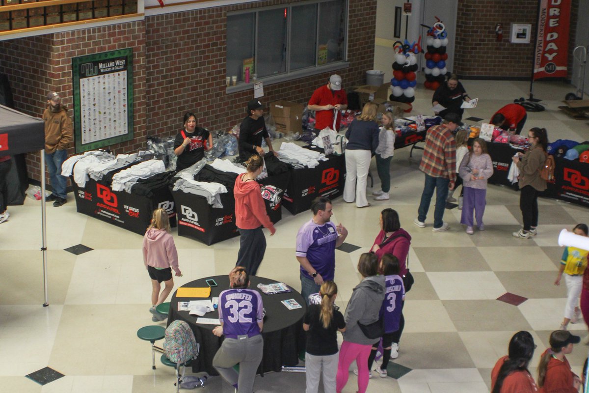 MillardUnited's tweet photo. SPOTLIGHT: Thank you Millard West High School for hosting us this past weekend for our annual Meet Your Coach event!
We couldn’t have put it together without you!💚🤍🖤
#MWHS #MeetYourCoach #MillardUnitedSports #ClassicBaseball #InHouseSoftball https://t.co/DmbVlu1Y3A