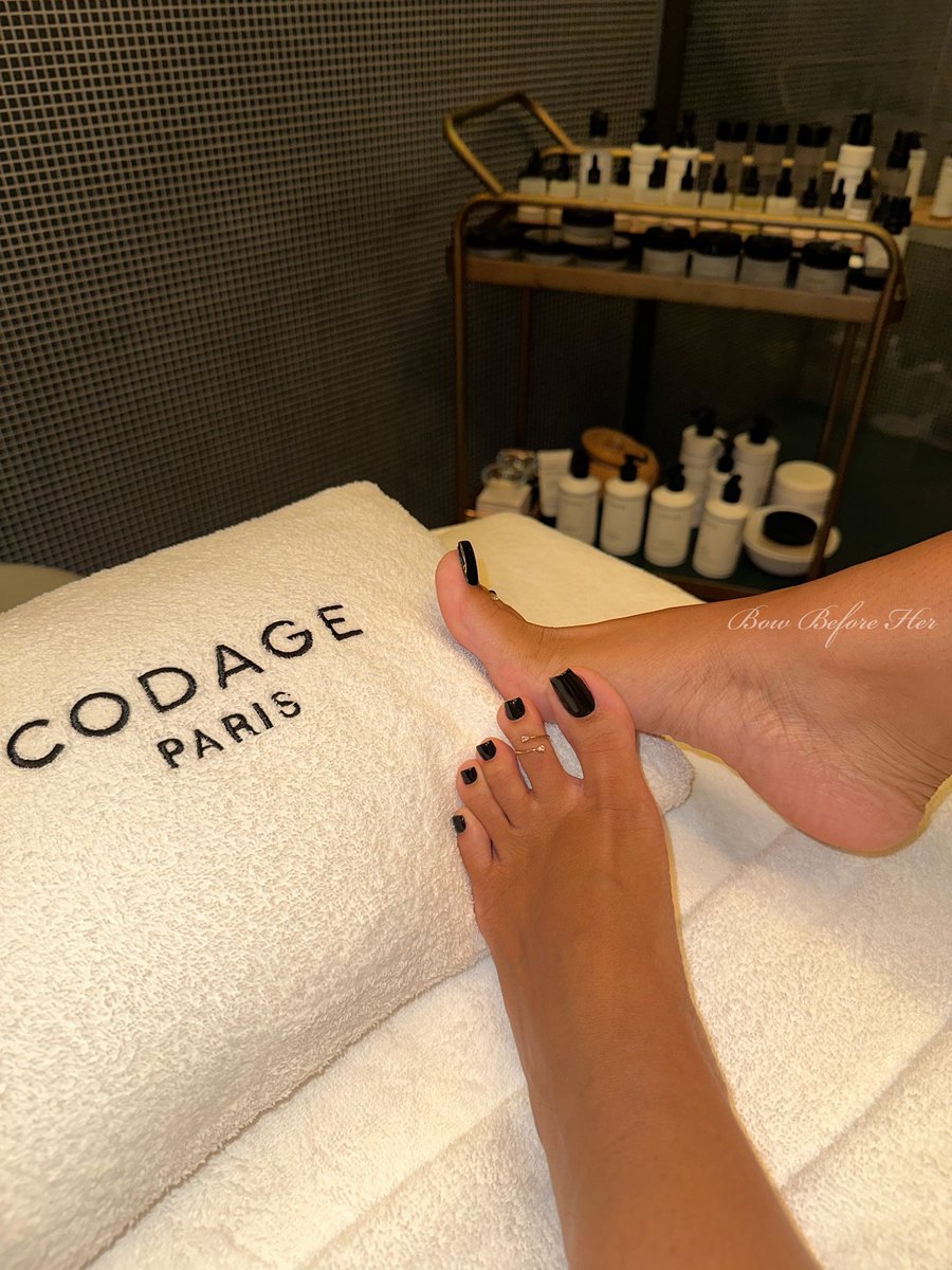 BOW BEFORE HER IMPERIUM tweet media